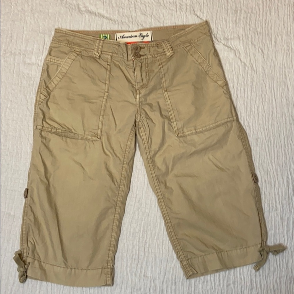 American Eagle distressed cropped capris sz 2 EUC